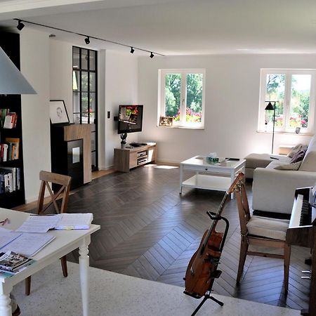 Tres Belle Villa 4 Facades Dans Quartier Vert Et Arbore - 5 Kms De Namen Buitenkant foto