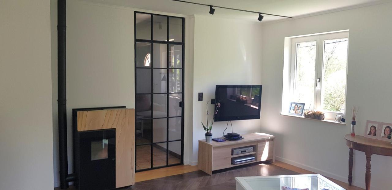 Tres Belle Villa 4 Facades Dans Quartier Vert Et Arbore - 5 Kms De Namen Buitenkant foto