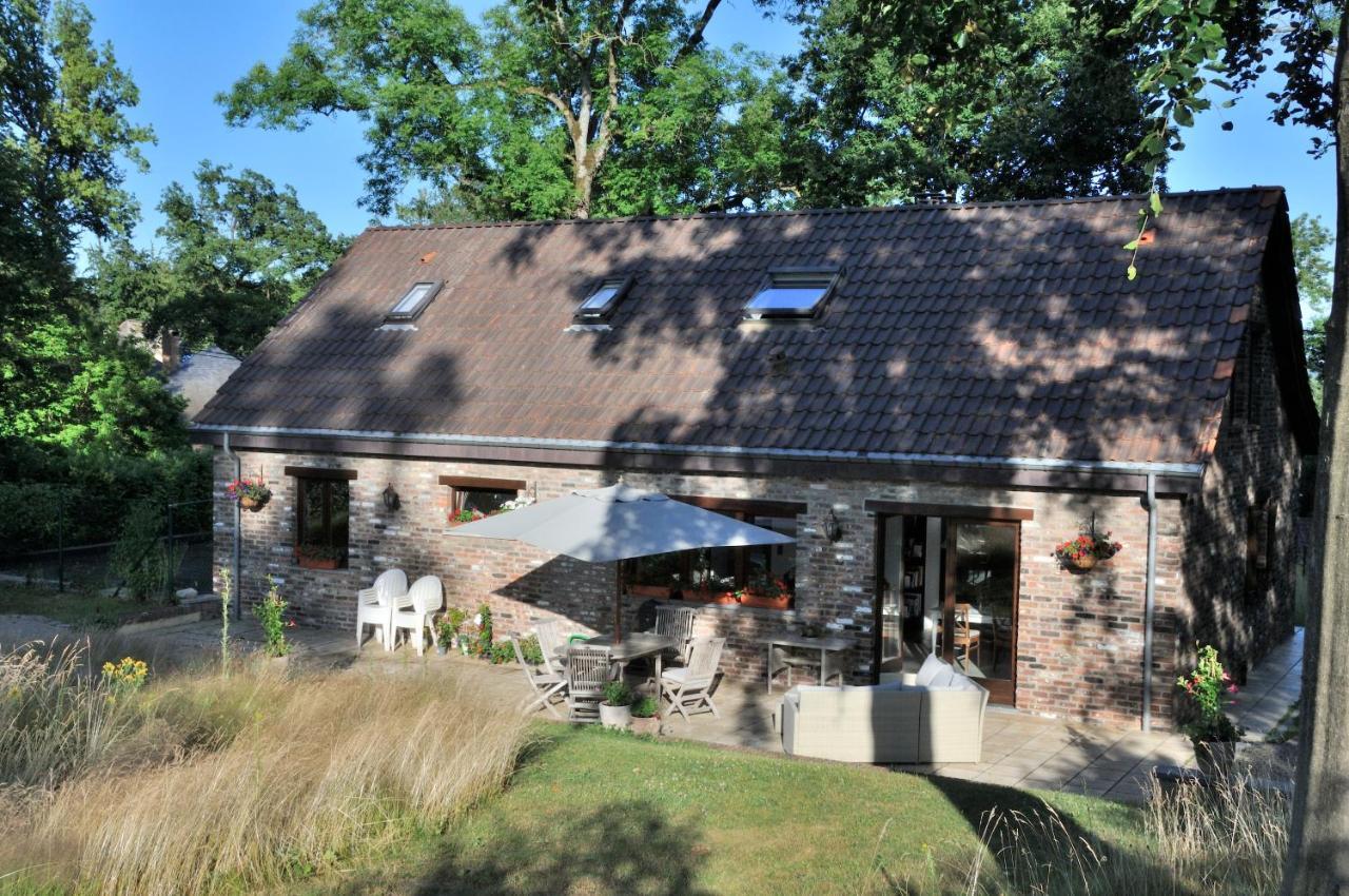 Tres Belle Villa 4 Facades Dans Quartier Vert Et Arbore - 5 Kms De Namen Buitenkant foto